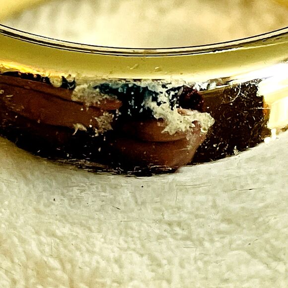 Gold Color Napkin Rings Set of 4 Round Metallic Shiny Plastic - Picture 14 of 14